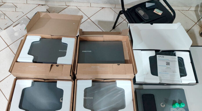 Motorista na contramão é flagrado com notebooks sem nota e drogas