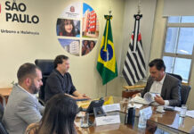 Prefeito discute habitação e infraestrutura em reunião na capital