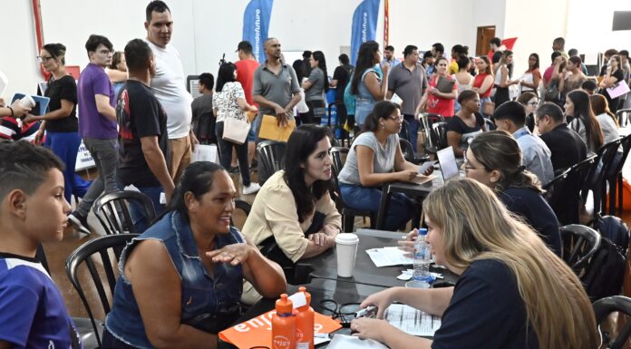 Doze empresas e mais de 500 vagas no 2º Mutirão do Emprego, hoje (17)