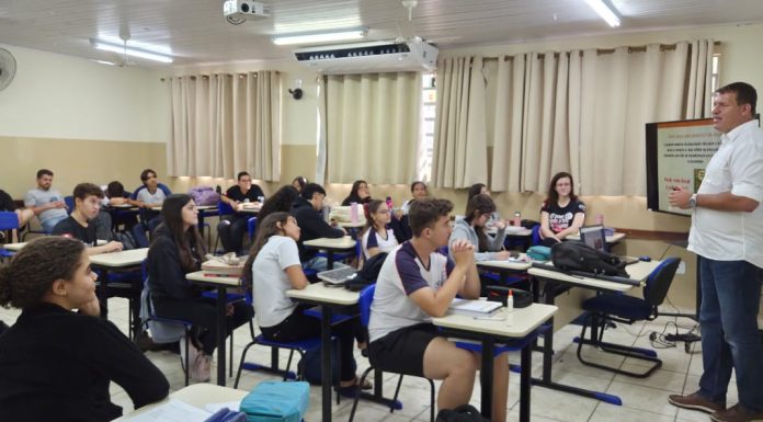 Tributos e cidadania: Projeto leva Educação Fiscal a estudantes da ETEC