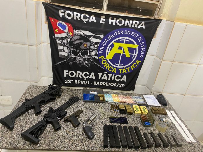 Preso com dois fuzis e cocaína em operação da Força Tática da PM