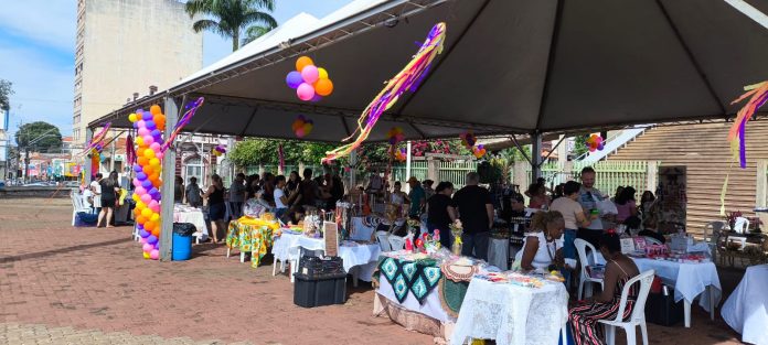 Artesanato local ganha espaço na véspera do Dia das Mães em Olímpia
