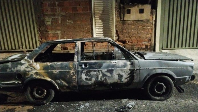 GCM prende homem que incendiou carro da cunhada e ameaçou o pai