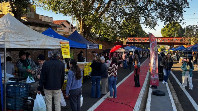 Feira Livre de Olímpia terá show de Gil & Adilson no domingo