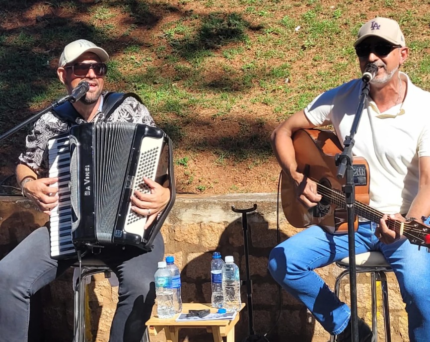 GIL E ADILSON