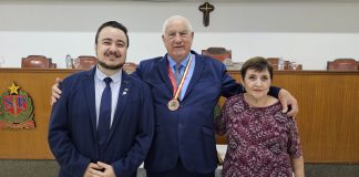Câmara Municipal entrega a maior honraria cultural a Benedito Andrade