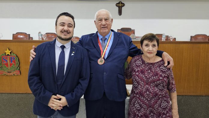 Câmara Municipal entrega a maior honraria cultural a Benedito Andrade