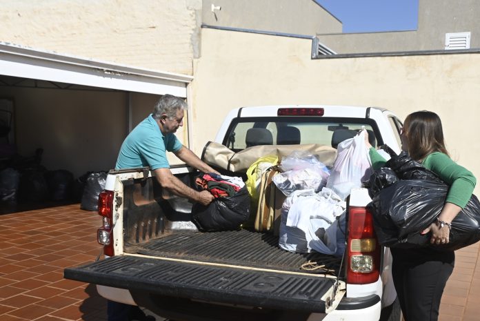Roupas, sapatos e cobertores começam a ser distribuídos nesta sexta nos CRAS