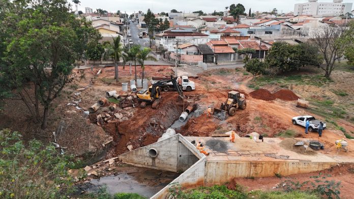 Obras da João Custódio Sobrinho avançam após meses de paralisação