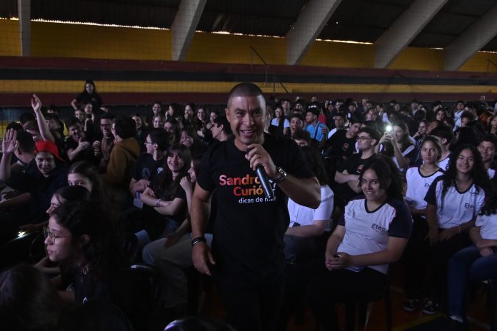 Palestra e concurso de oratória marcam atividades da juventude em Olímpia