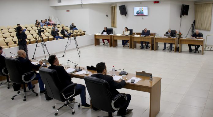 Câmara vota projetos e defende reconhecimento a professores e GCM