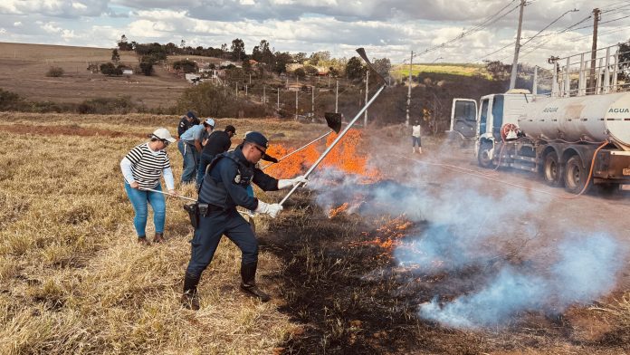 Produtores rurais participam de treinamento de combate ao fogo