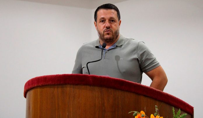 Flávio Olmos quer isenção de IPTU em vias sem iluminação ou com buracos