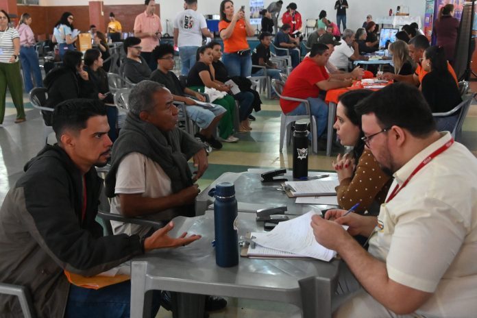 Mais de 600 oportunidades no Mutirão do Emprego em Olímpia nesta terça