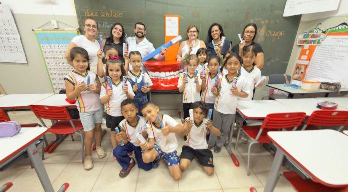 Alunos da rede municipal passam por avaliação bucal e testes de visão
