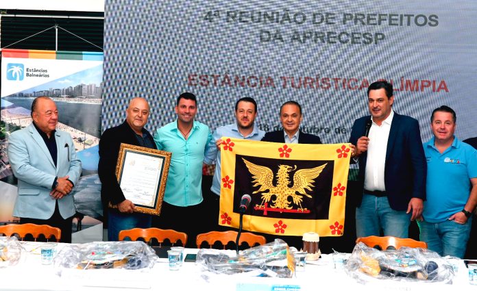 Lucena recebe Título de Cidadão Olimpiense na reunião da Aprecesp