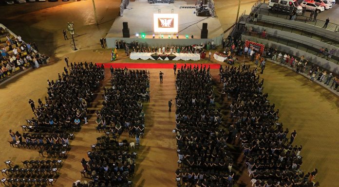 Cerimônia do Proerd reúne 13 escolas e 800 alunos no Recinto do Folclore