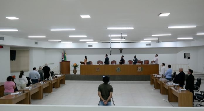 Pauta extensa marca última sessão de novembro do Legislativo, hoje (24)