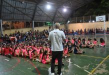 Doação de 200 tênis marca nova etapa do “Assistência Pra Vida” em Olímpia