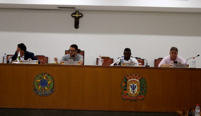 Câmara vota orçamento e reforça necessidade de ‘diálogo ampliado’