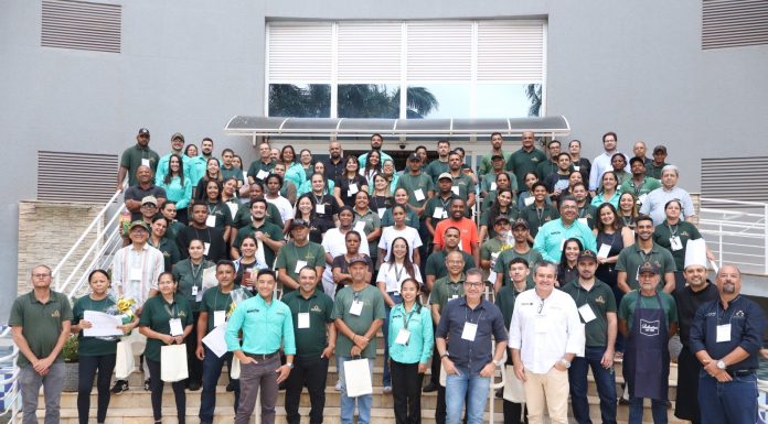 Barretos Park Hotel reúne funcionários em convenção e premia destaques