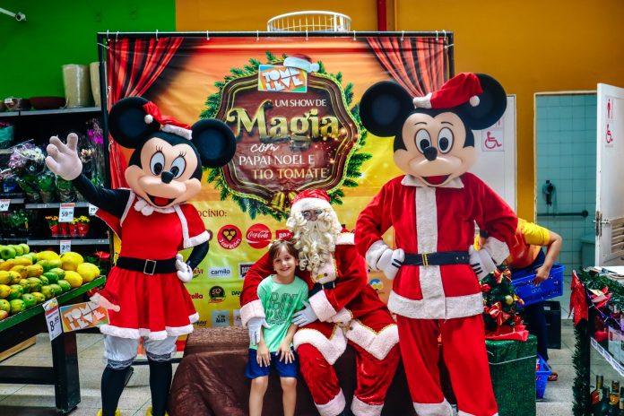 Tome Leve promove tarde de Natal com Papai Noel e atrações infantis