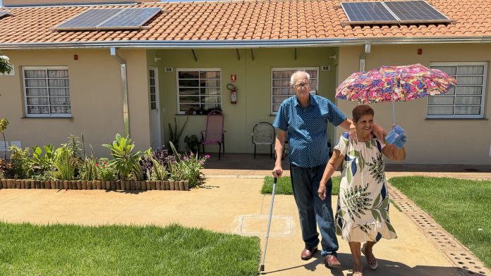 Casal de 78 e 79 anos oficializa união no Residencial Vida Longa em Olímpia