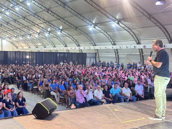 Ano letivo começa com seminário e metas educacionais em Olímpia