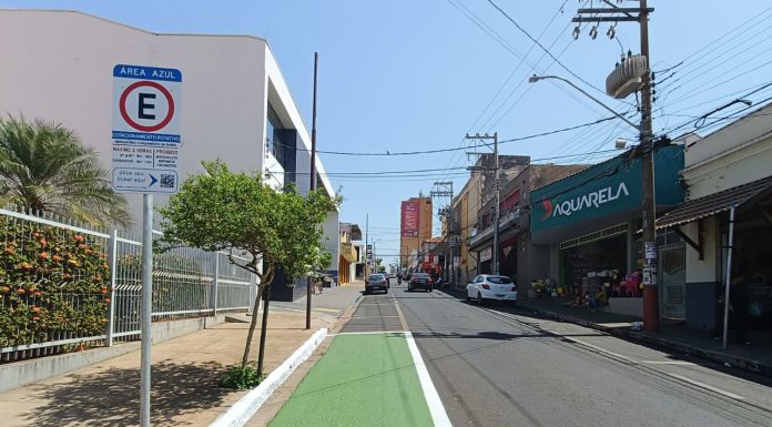 Motoristas questionam autuações e Prefeitura ajusta regra da Área Azul