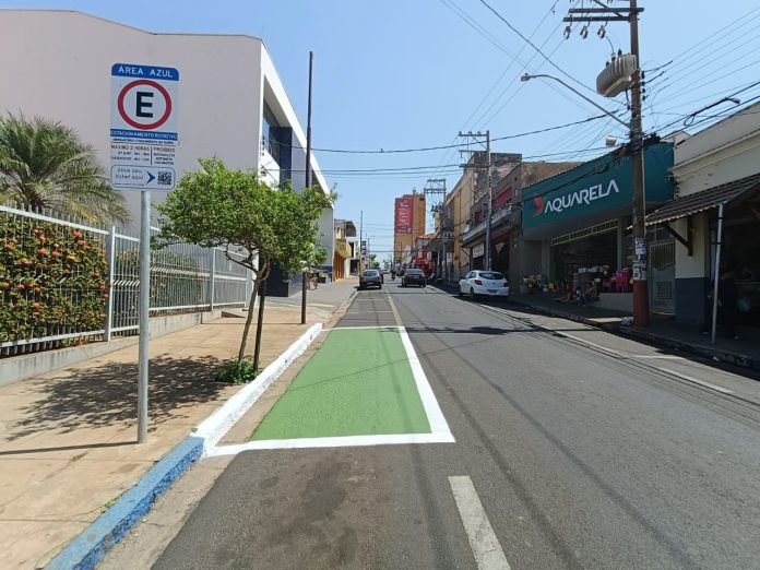 Motoristas questionam autuações e Prefeitura ajusta regra da Área Azul