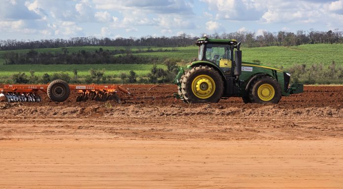 Tereos e Atvos testam tratores autônomos e reduzem custos no campo