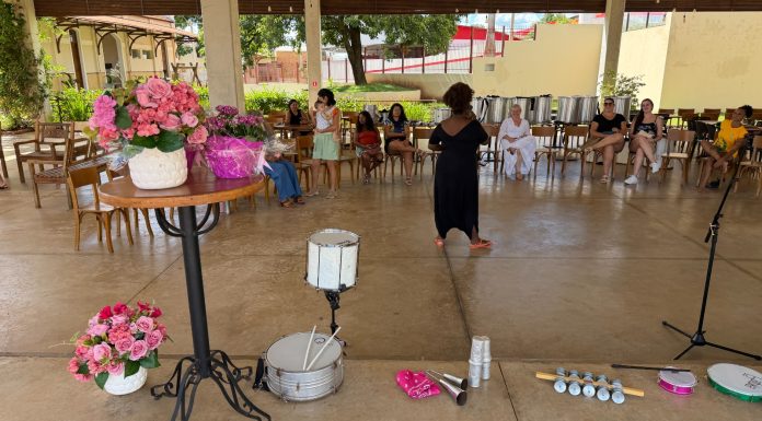 Oficina de percussão reúne mulheres na Estação Cultural de Olímpia