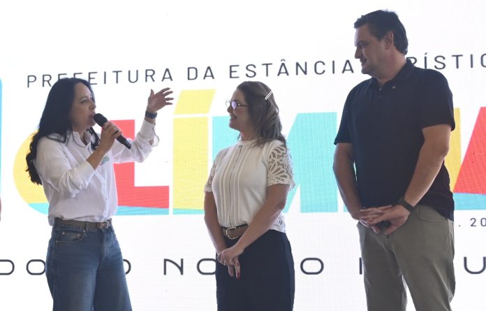 Cristiane Freitas vista Olímpia e destaca sucesso da Carreta da Capacitação