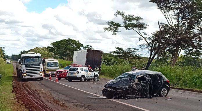 Caminhão pega fogo após colisão na rodovia Olímpia–Barretos