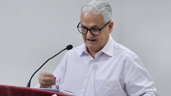 “Ex-prefeito fora da lei”, afirma Salata ao defender Comissão de Finanças