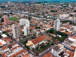 Emprego formal fecha semestre em alta e Olímpia acumula 517 vagas