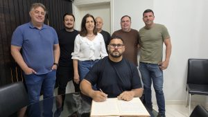 Lorão toma posse como vereador de Olímpia no lugar de Flávio