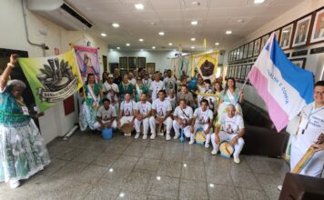 Banda Panela de Barro leva congo à Câmara e receberá homenagem