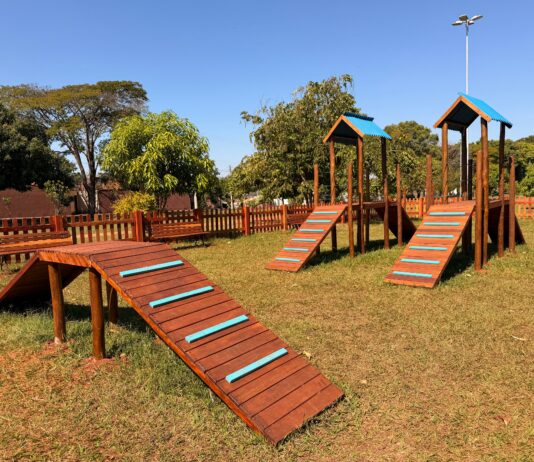 Olímpia inaugura 1ª Praça Pet através do vereador Sargento Barrera