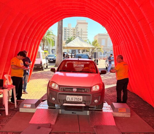 Pit Stop 2026 atende cerca de 150 veículos com inspeções gratuitas