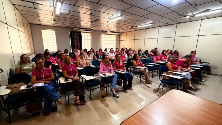 Outubro Rosa mobiliza 64 profissionais da Educação em Olímpia
