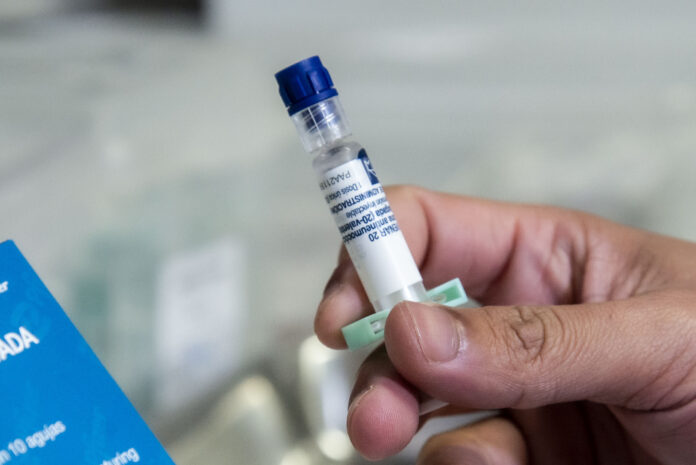 Nova vacina contra pneumonia e meningite começa a ser aplicada