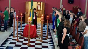 DeMolay homenageia 15 professores e resgata tributo em Olímpia