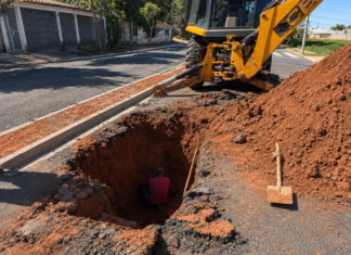 Rompimento de galeria provoca fissuras na Avenida Menina Moça
