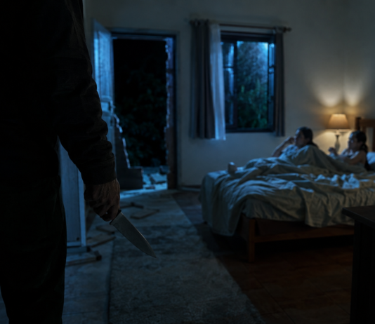 Ex invade casa e esfaqueia casal enquanto dormia em Guaraci