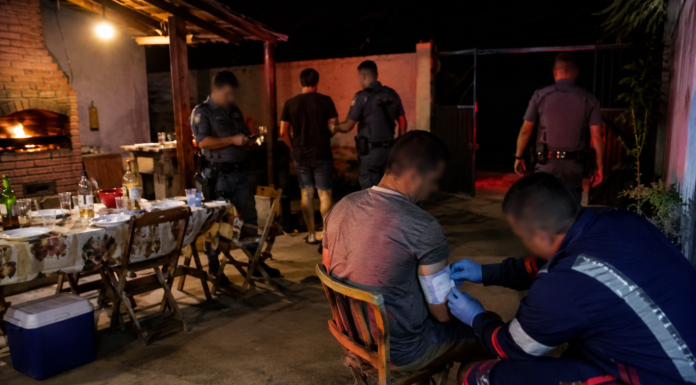 Churrasco na casa da tia termina em facada e deixa homem ferido