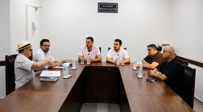Comissão recebe sindicato e avança na análise das monitoras da Educação
