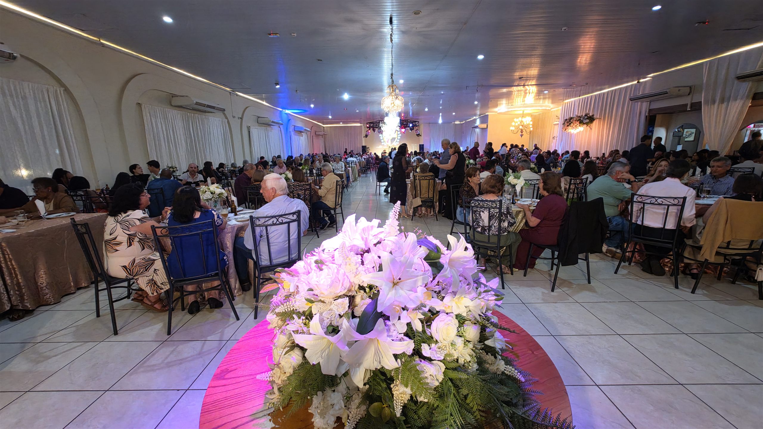Jantar da Primavera da Paróquia São José, em Olímpia