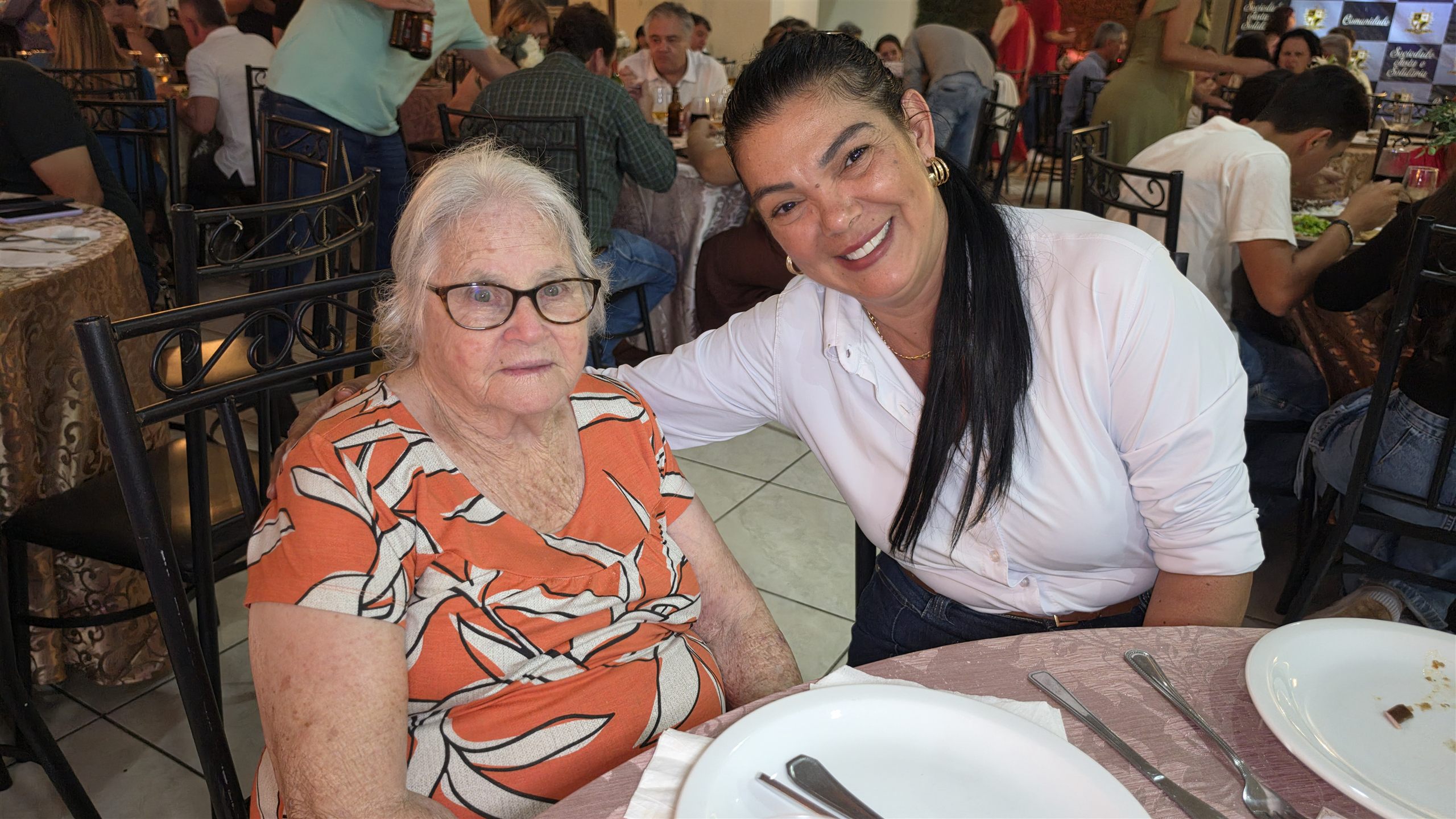 Jantar da Primavera da Paróquia São José, em Olímpia