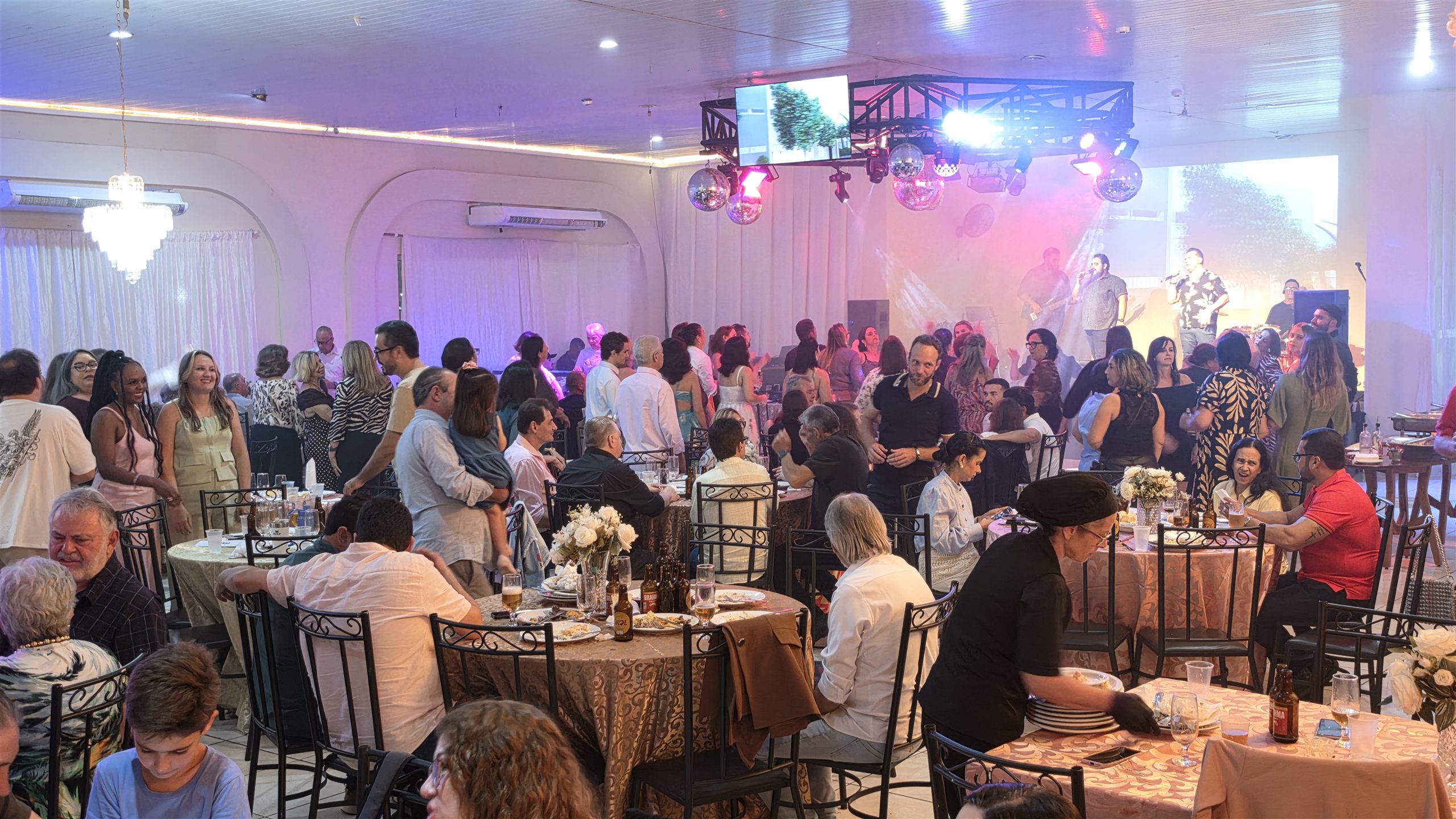 Jantar da Primavera da Paróquia São José, em Olímpia